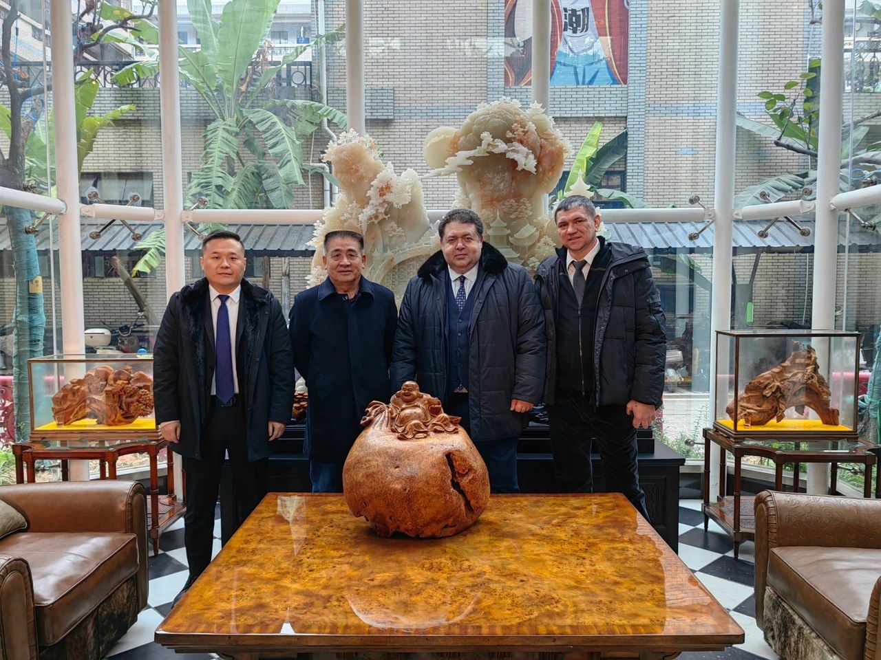 Визит делегации Центра в Цяньцзянский художественный культурный центр